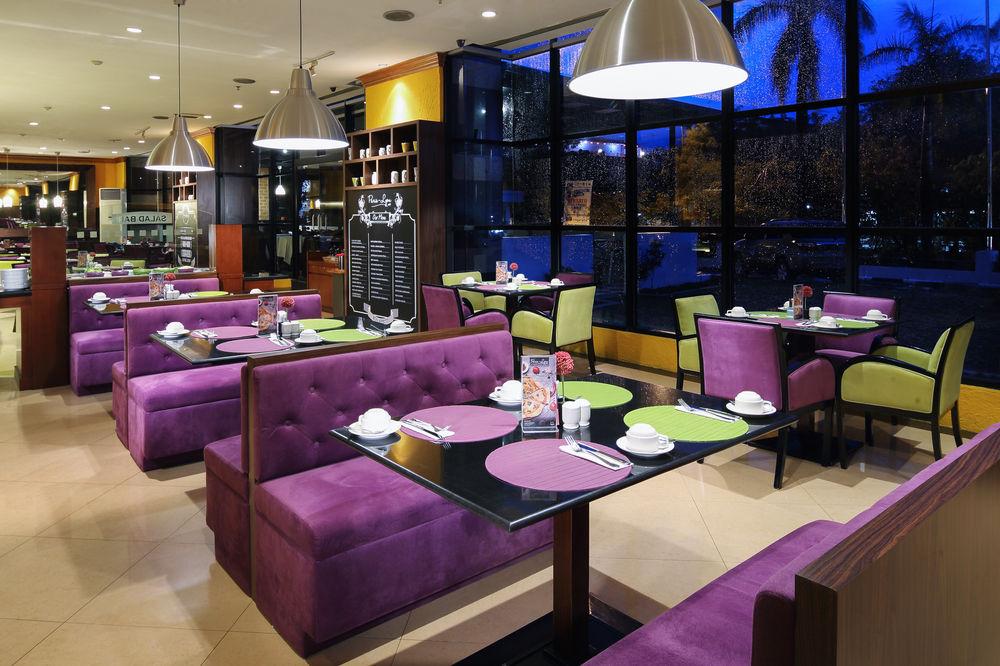 Four Points By Sheraton Batam Нагоя Екстериор снимка