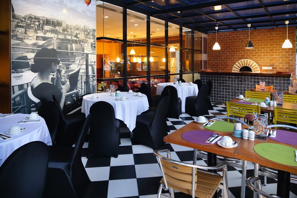 Four Points By Sheraton Batam Нагоя Екстериор снимка