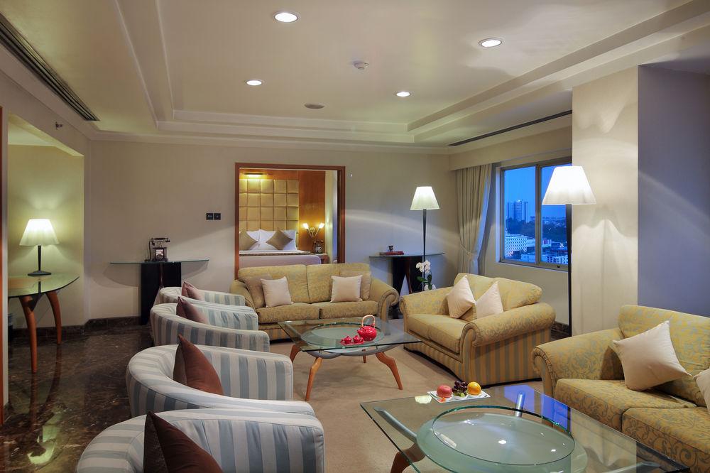 Four Points By Sheraton Batam Нагоя Екстериор снимка