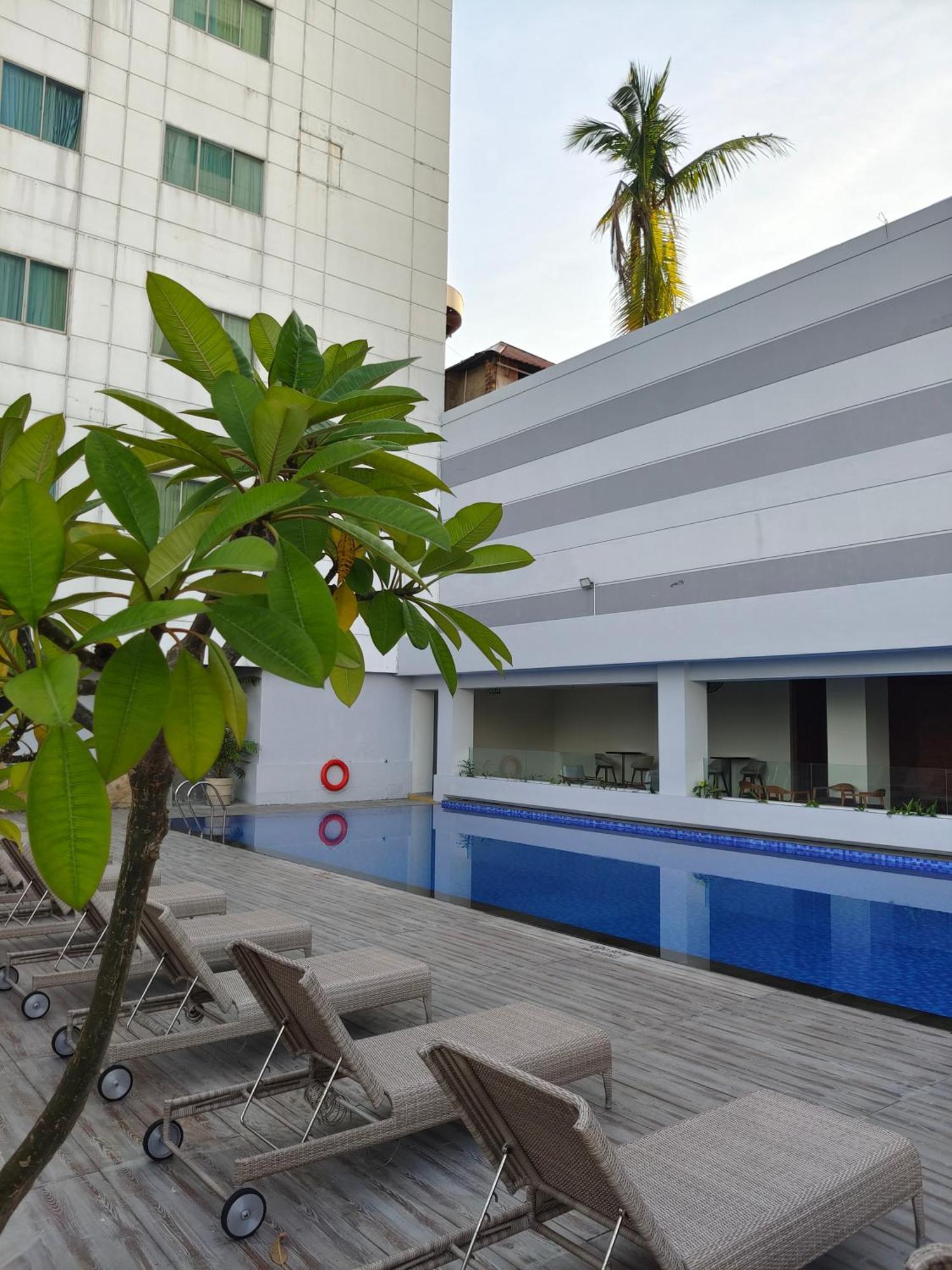 Four Points By Sheraton Batam Нагоя Екстериор снимка